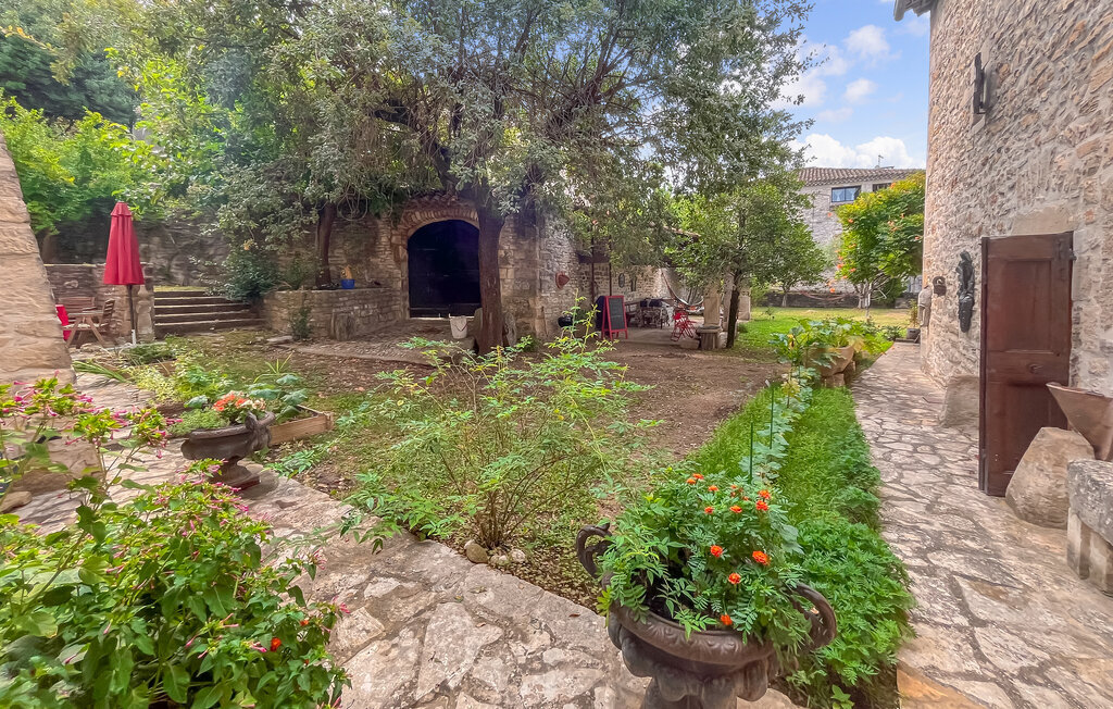 Maison du 18e siècle à Barjac, terrasse et terrain commun - Photo 11