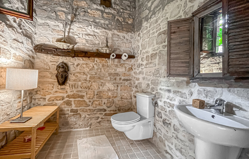 Maison du 18e siècle à Barjac, terrasse et terrain commun - Photo 24