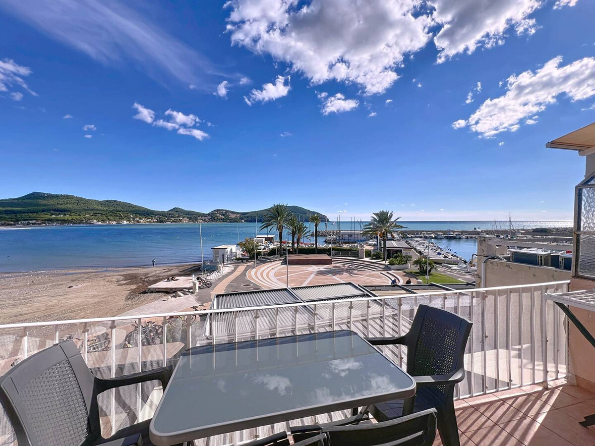 Appartement front de mer Saint-Cyr-sur-Mer, balcon baie - Photo 1
