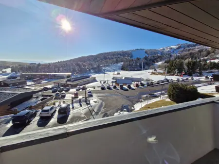 Location appartement à Besse et Saint Anastaise Super Besse, Appartement confortable pour 7 pers. près des pistes avec WIFI