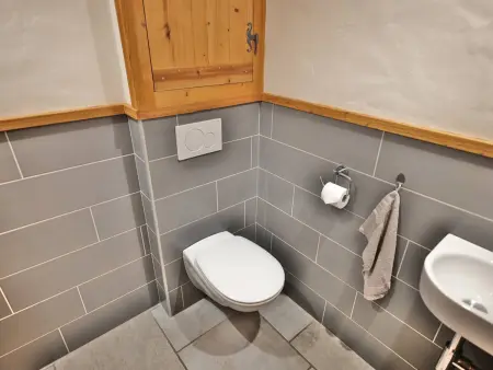 3 pièces rénové avec sauna, jacuzzi, 50m des télécabines : photo 6