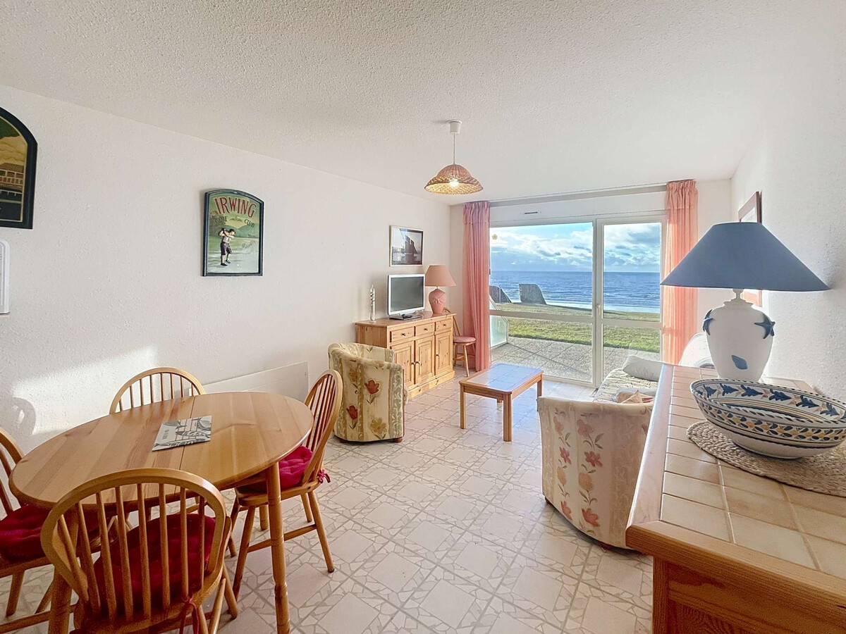 Appartement rez-de-chaussée vue mer à Jullouville - Photo 2