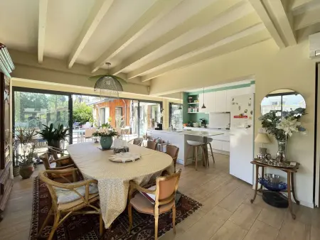 Villa 5 chambres, piscine chauffée et jardin de 873 m² : photo 4