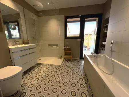 Villa 5 chambres, piscine chauffée et jardin de 873 m² : photo 11