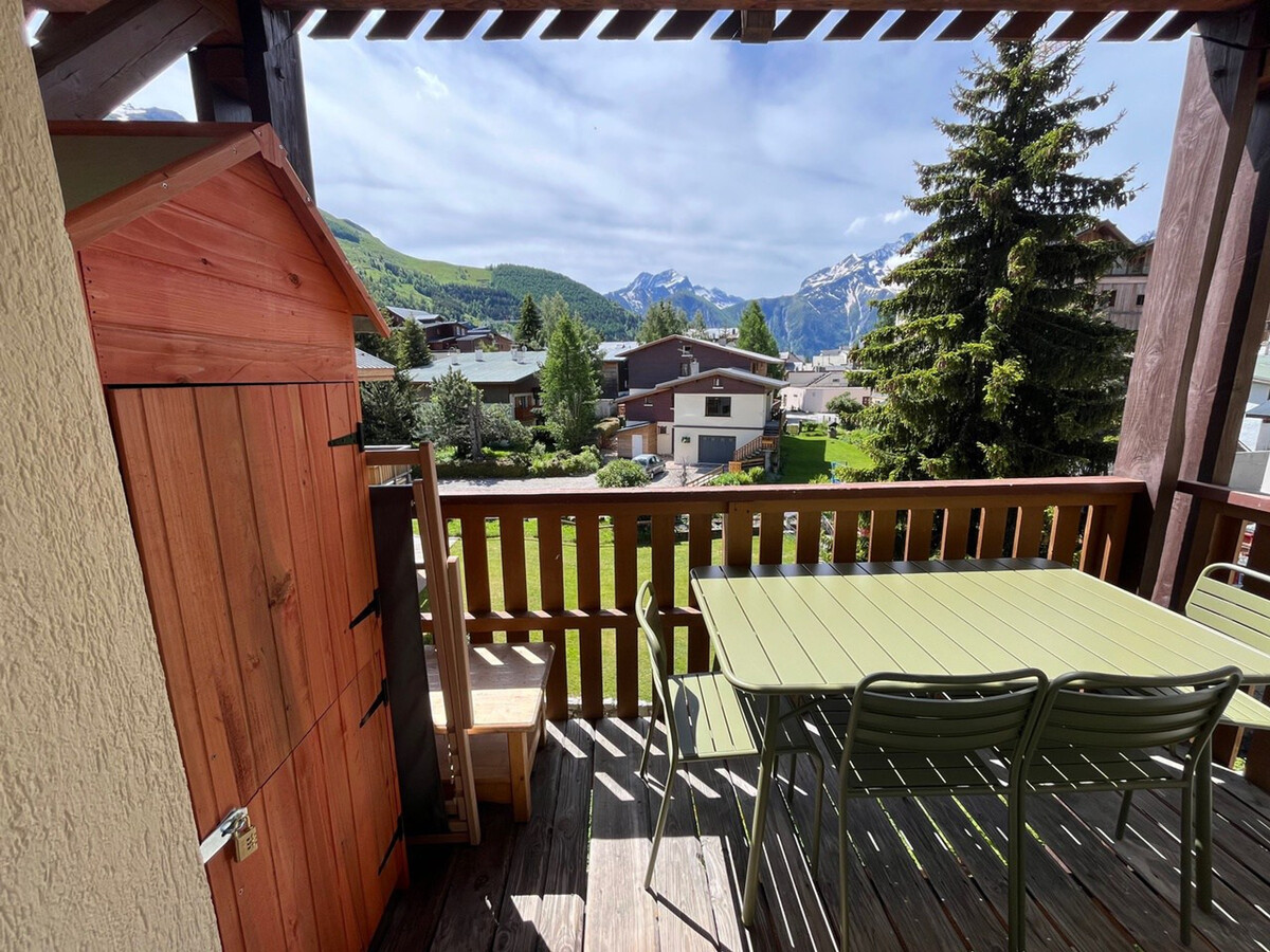 Appartement rénové au centre des Deux Alpes, vue montagne - Photo 4