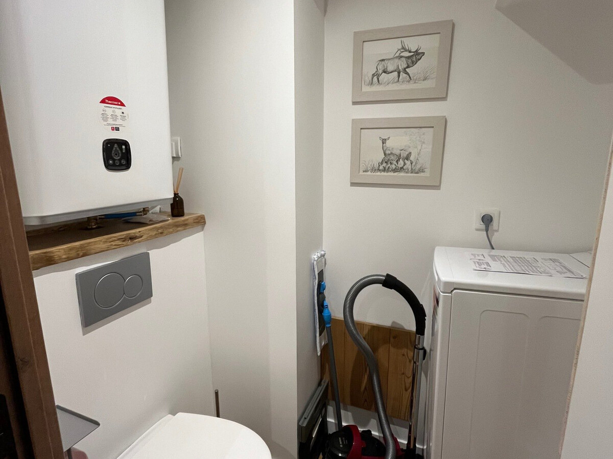 Appartement rénové au centre des Deux Alpes, vue montagne - Photo 9