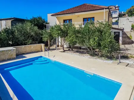 Palada - Maison 3 chambres avec piscine privée à Marina