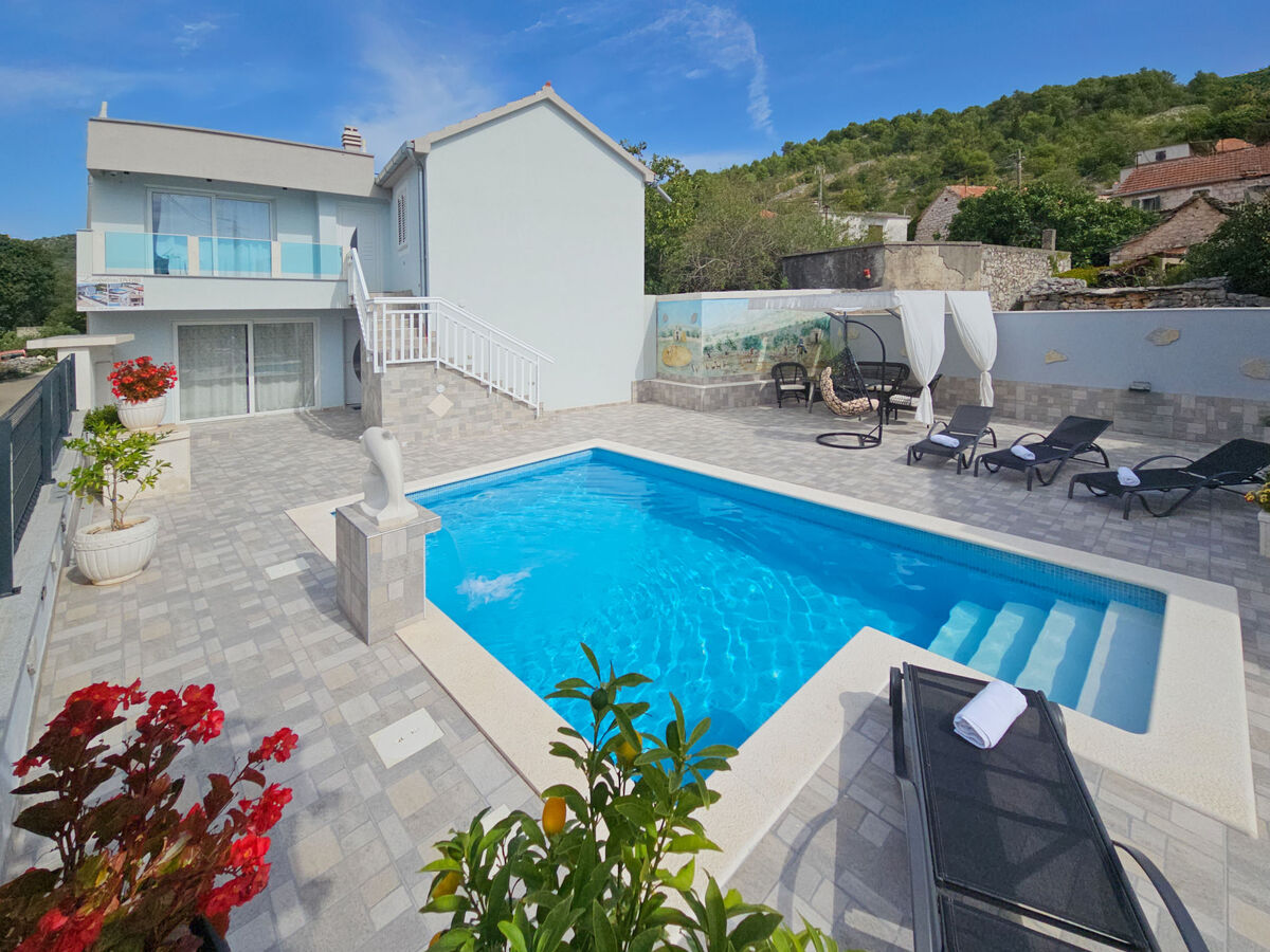 Vinovac – Maison 6 pers. avec piscine privée près de Marina - Photo 3