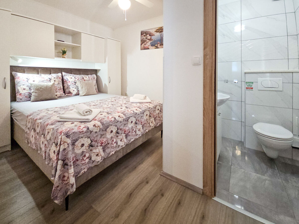 Vinovac – Maison 6 pers. avec piscine privée près de Marina - Photo 17