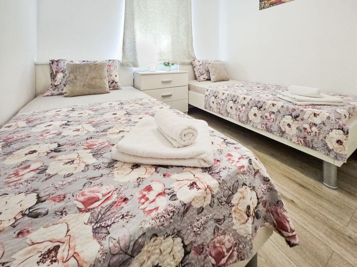 Vinovac – Maison 6 pers. avec piscine privée près de Marina - Photo 19