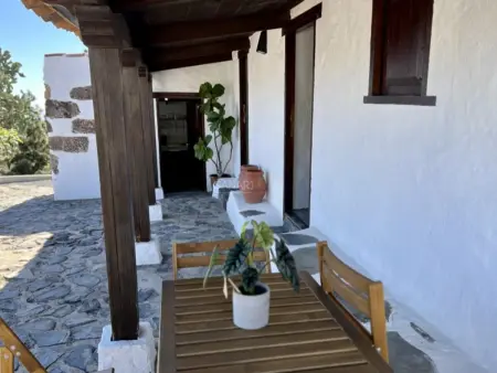 Location gite à Adeje, Évasion Rurale : Maison Canarienne avec Piscine et Jardin