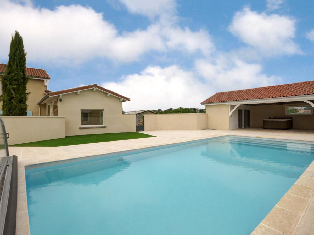 Deux gîtes 15 pers avec piscine 12x5m à Chalain-le-Comtal - Photo 21