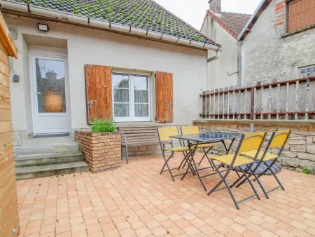 Charmante maison rénovée, terrasse, parking, animaux admis - Photo 3