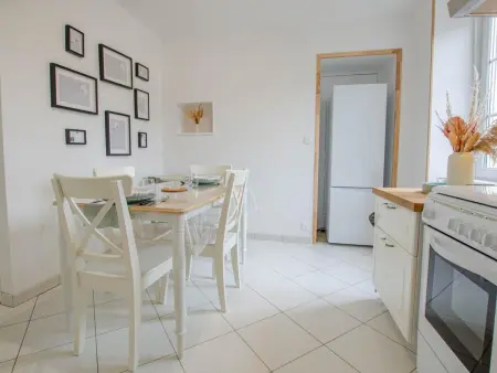 Charmante maison rénovée, terrasse, parking, animaux admis - Photo 6