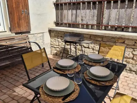 Charmante maison rénovée, terrasse, parking, animaux admis - Photo 13