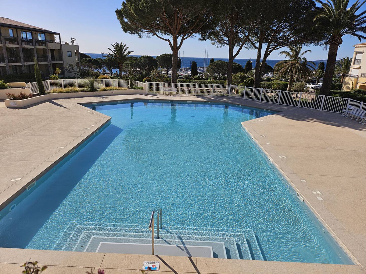T2 aux Issambres, piscine et climatisation neuve - Photo 1