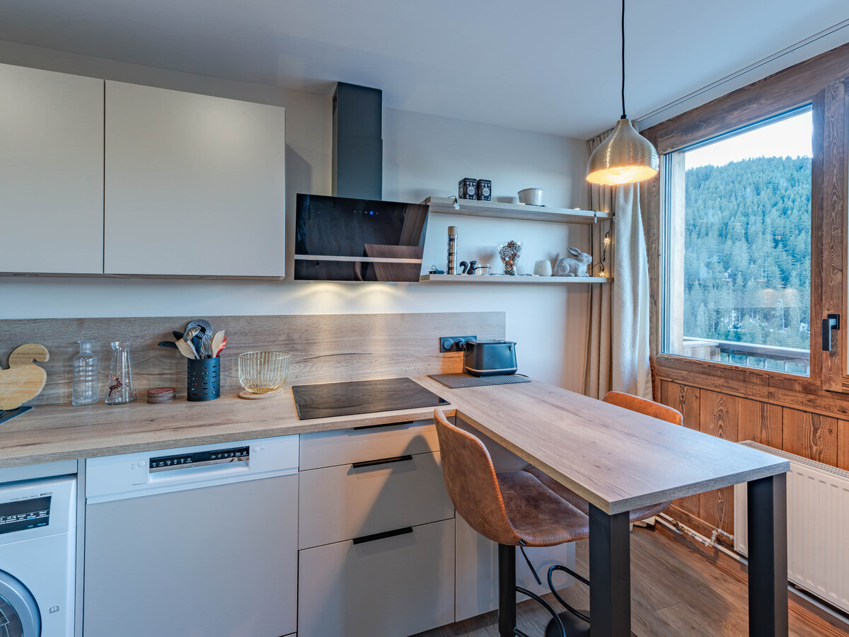 Appartement 2 chambres Courchevel, séjour chaleureux - Photo 7
