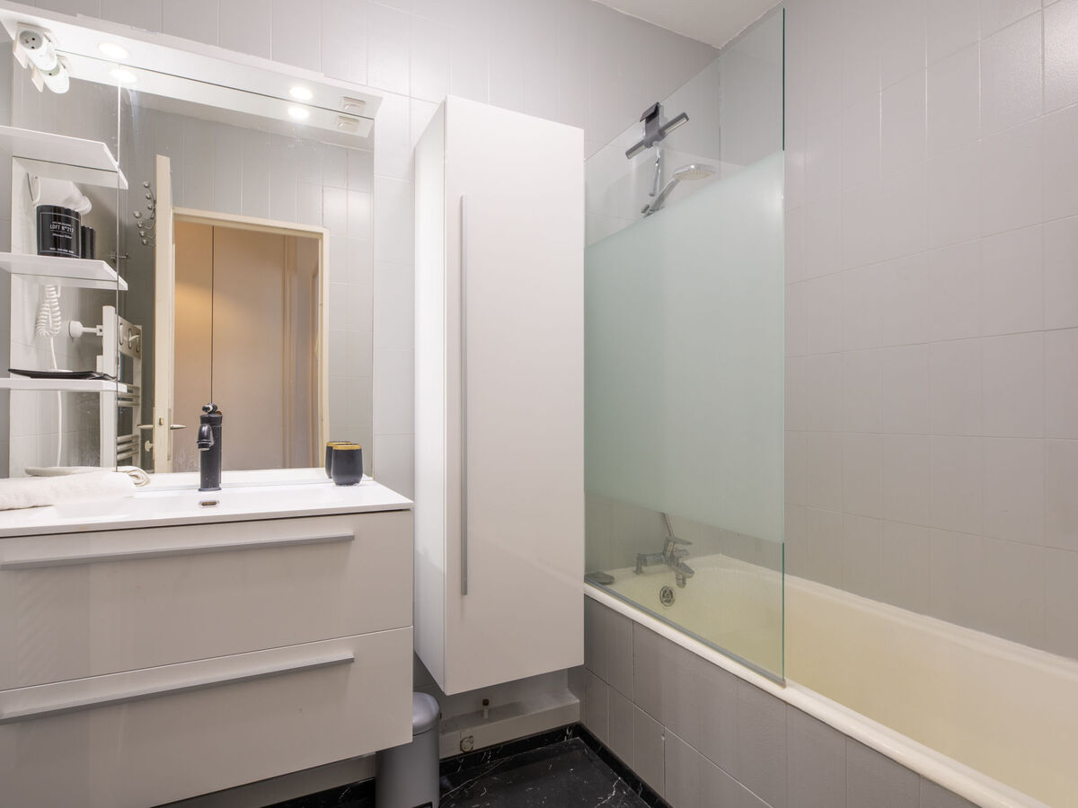 Le Riviera – Studio 34 m² avec balcon vue piscine - Photo 12