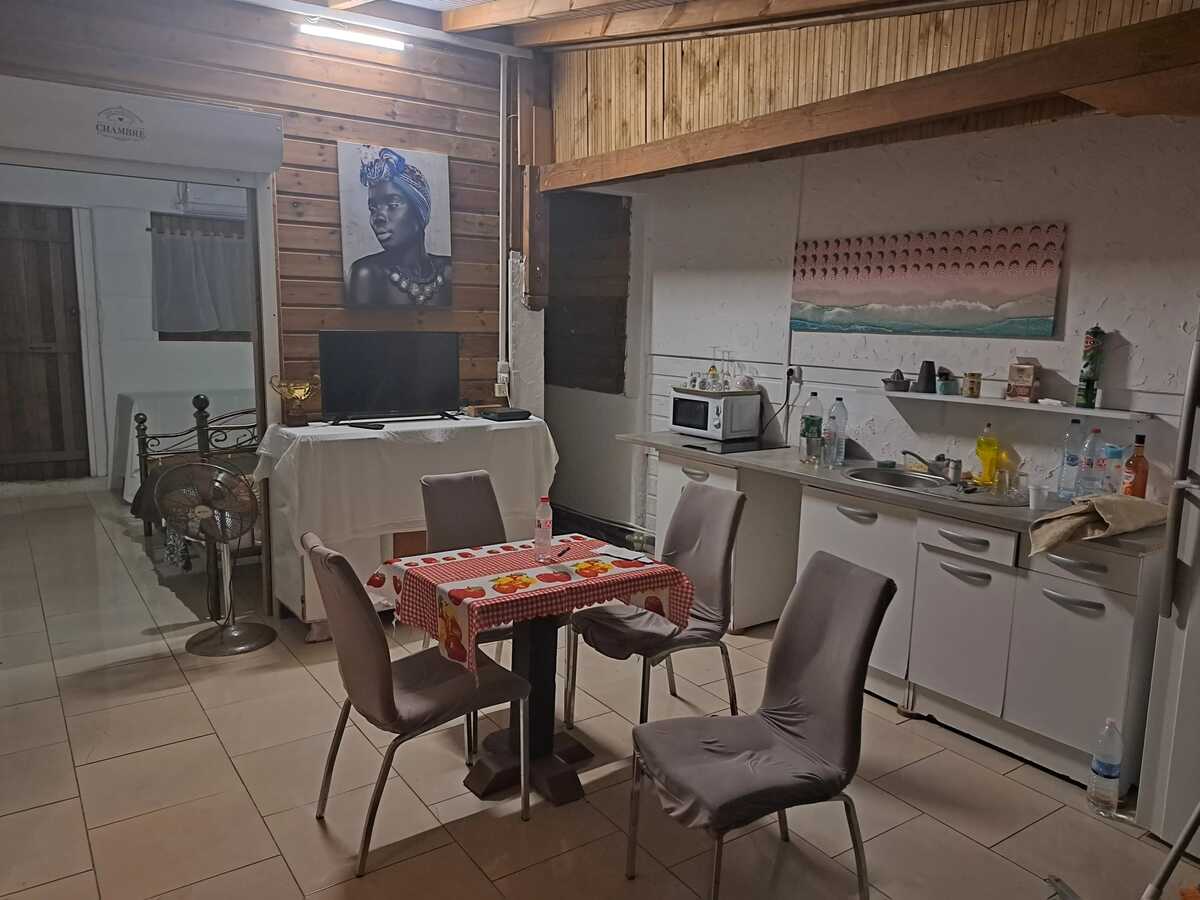 Bungalow 4 pers. à Sainte-Anne, jardin clôturé et terrasse - Photo 8