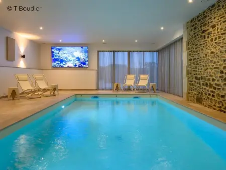 Maison de Charme avec Piscine Privée, Salle de Fitness et Sauna - Photo 1