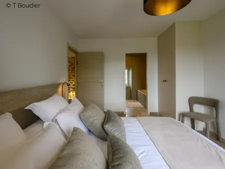 Maison de Charme avec Piscine Privée, Salle de Fitness et Sauna - Photo 3