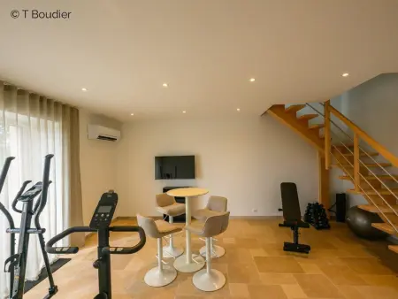 Maison de Charme avec Piscine Privée, Salle de Fitness et Sauna - Photo 13