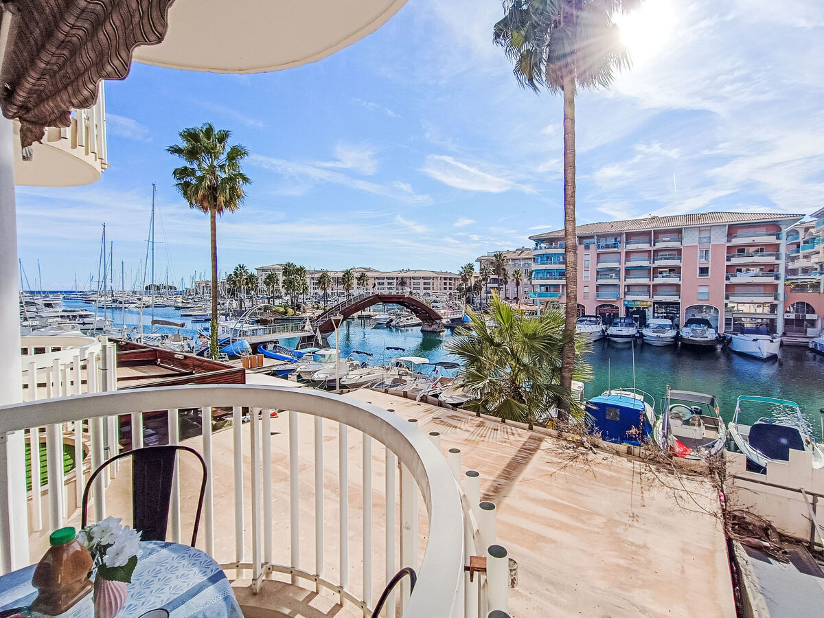 Apt 2 pièces avec terrasse vue port à Fréjus - Photo 2