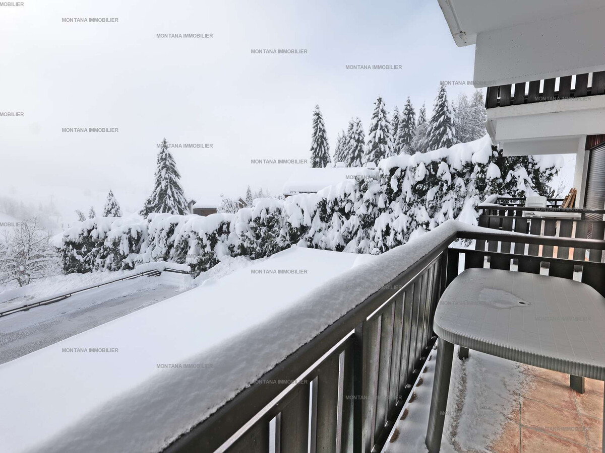 2 pièces vue panoramique montagne + parking privé - Photo 10