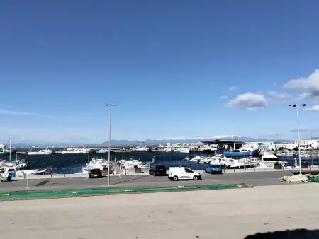 Appartement avec terrasse privée face au port de Roses : photo 3