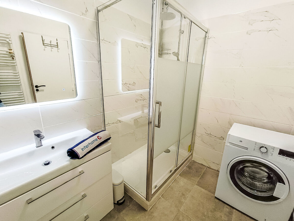 Le Victor Hugo – Appartement 85 m² rénové, centre Saint-Raphaël - Photo 5