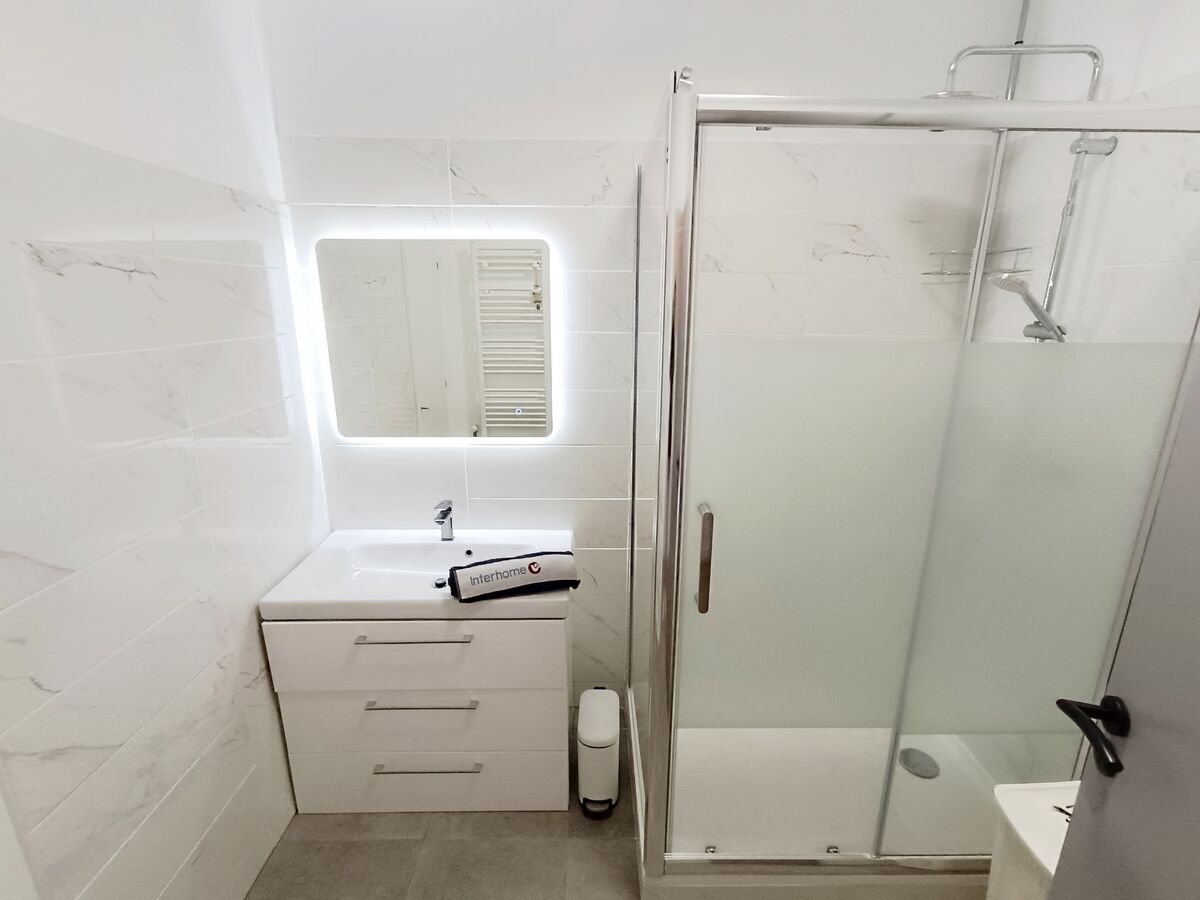 Le Victor Hugo – Appartement 85 m² rénové, centre Saint-Raphaël - Photo 16