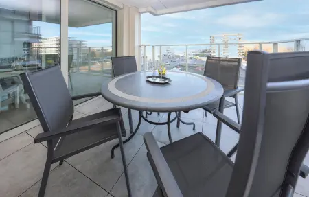 Appartement lumineux avec terrasse couverte à Ostende, à 100 m de la plage : photo 2
