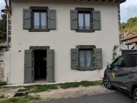 Location gite à Polignac, Maison rénovée avec terrasse et balcon à Polignac