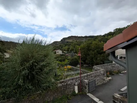 Maison rénovée à Polignac, vue sur le mont : photo 18