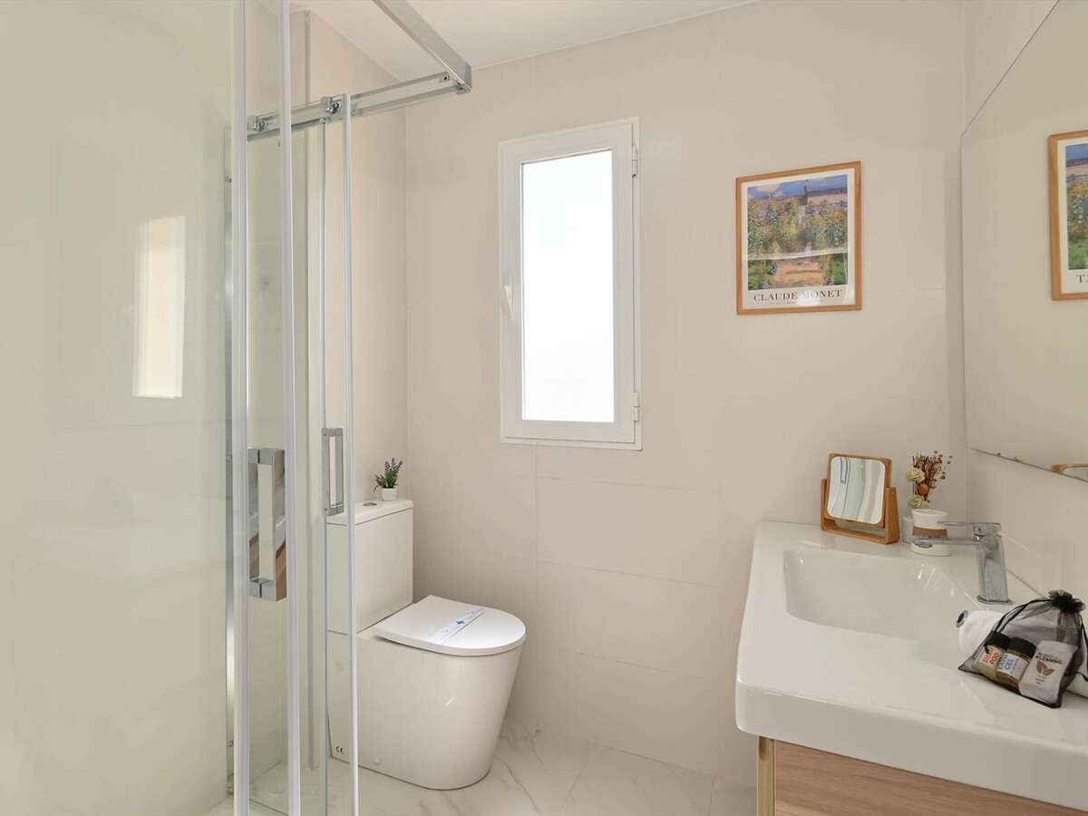 Appartement 3 chambres à 25 m de la plage, piscine - Photo 9