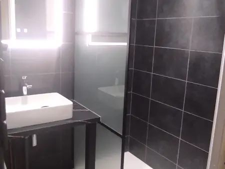 Appartement 6 pers. balcon sud, piscine et parking couvert - Photo 9