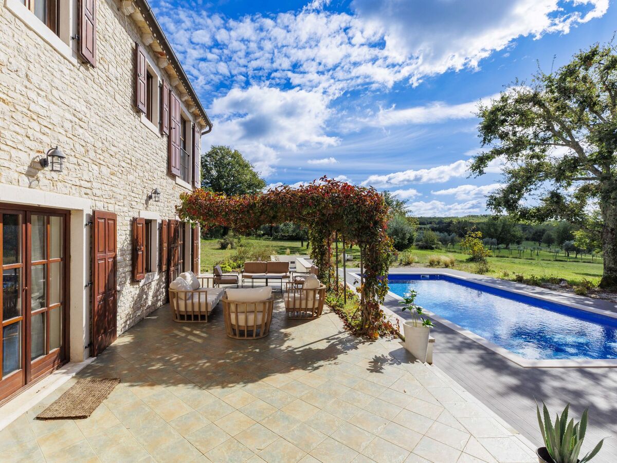 Villa Nadua – 5 chambres, piscine chauffée à Višnjan - Photo 1