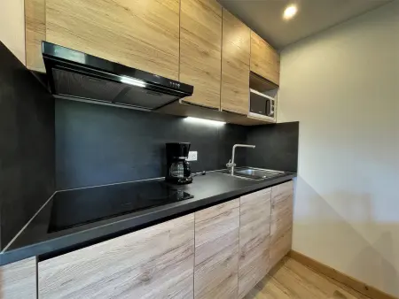 Les Menuires : 2 pièces 4 pers. au pied des pistes, parking inclus : photo 5