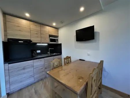 Les Menuires : 2 pièces 4 pers. au pied des pistes, parking inclus : photo 6