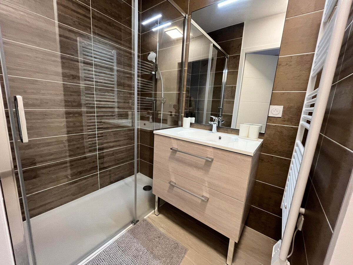 Duplex 80m² vue vallée Giffre, centre Samoëns - Photo 14