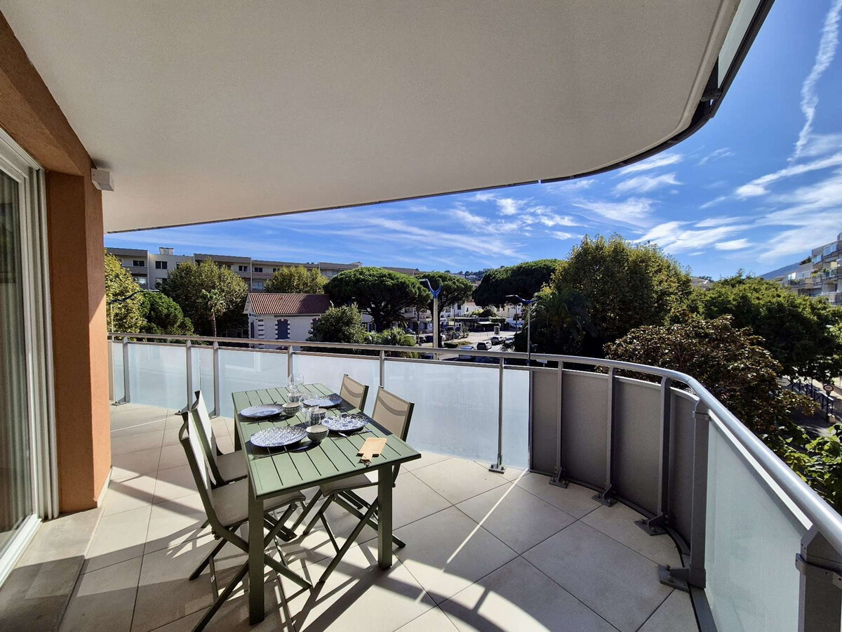 Appartement 3 chambres, terrasse 38 m², centre-ville Cavalaire - Photo 1
