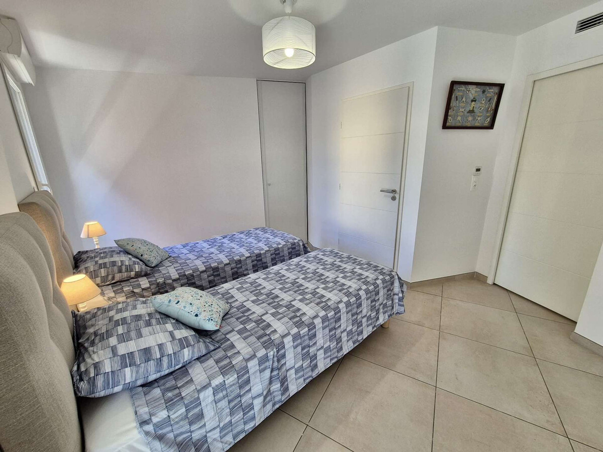 Appartement 3 chambres, terrasse 38 m², centre-ville Cavalaire - Photo 15