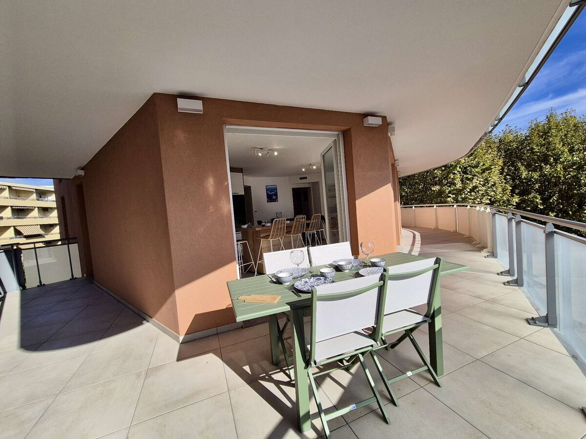 Appartement 3 chambres, terrasse 38 m², centre-ville Cavalaire - Photo 19