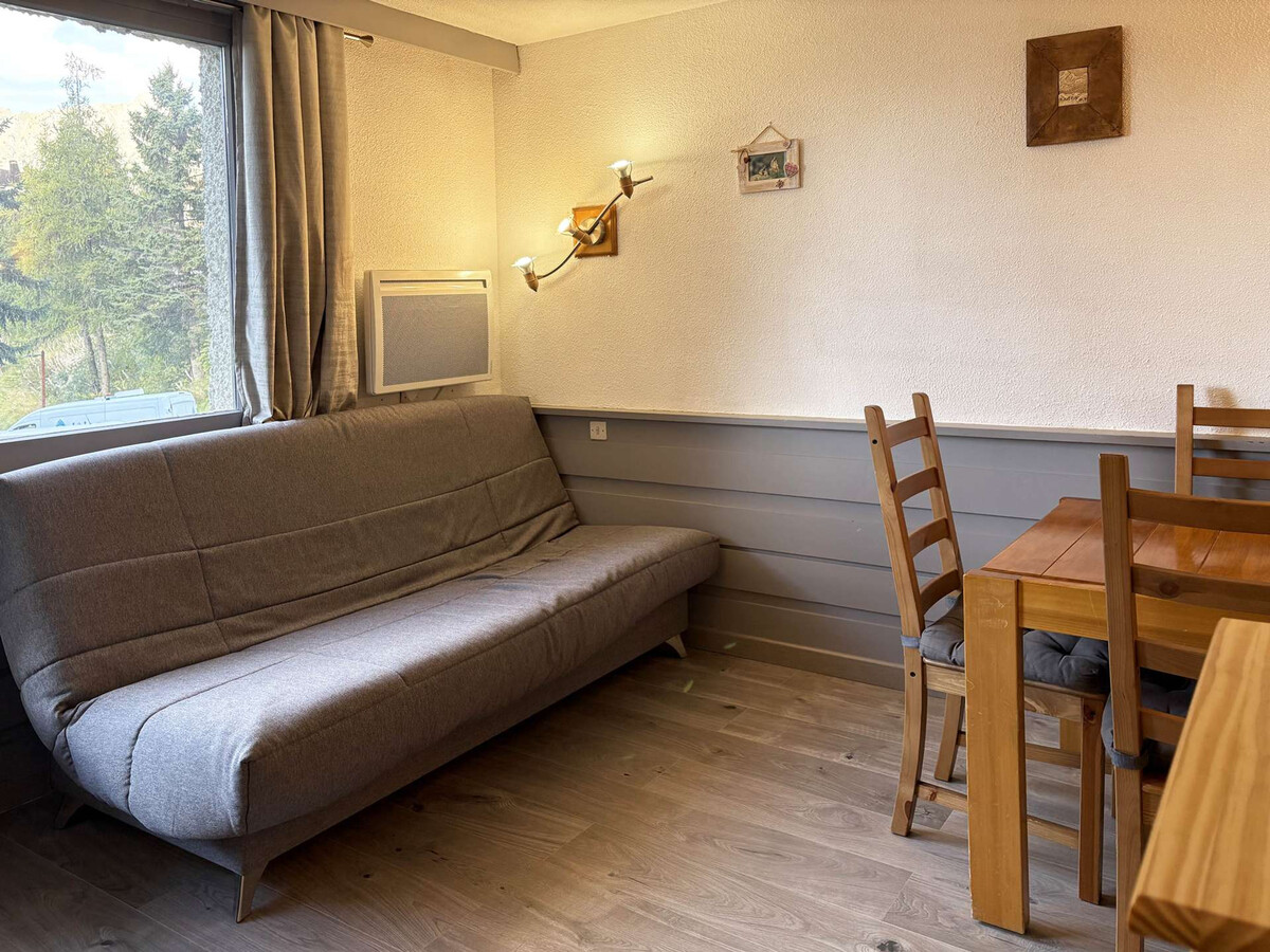 Studio 6 personnes aux Orres, skis aux pieds, balcon sud - Photo 3