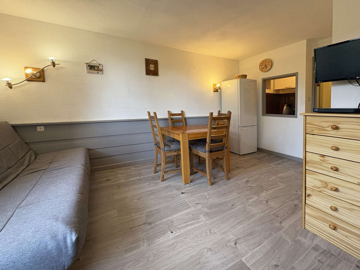 Studio 6 personnes aux Orres, skis aux pieds, balcon sud - Photo 4