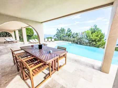 Villa Odyssée Les Issambres, piscine et vue mer : photo 2