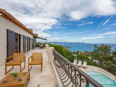 Villa Odyssée Les Issambres, piscine et vue mer : photo 4