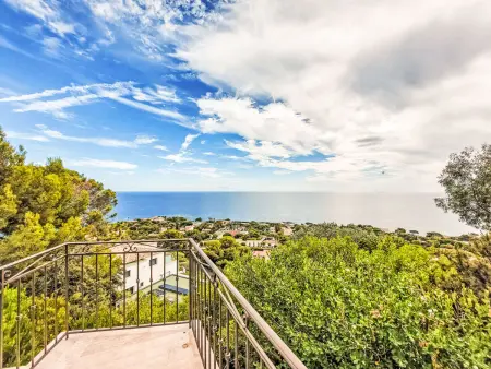 Villa Odyssée Les Issambres, piscine et vue mer : photo 24