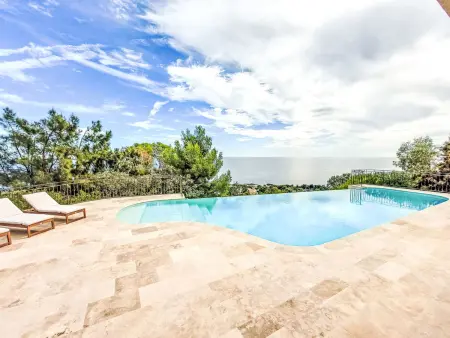 Villa Odyssée Les Issambres, piscine et vue mer : photo 45