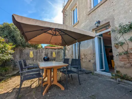 Gîte spacieux en ancien hôtel, cœur d'Orsennes près du lac : photo 8